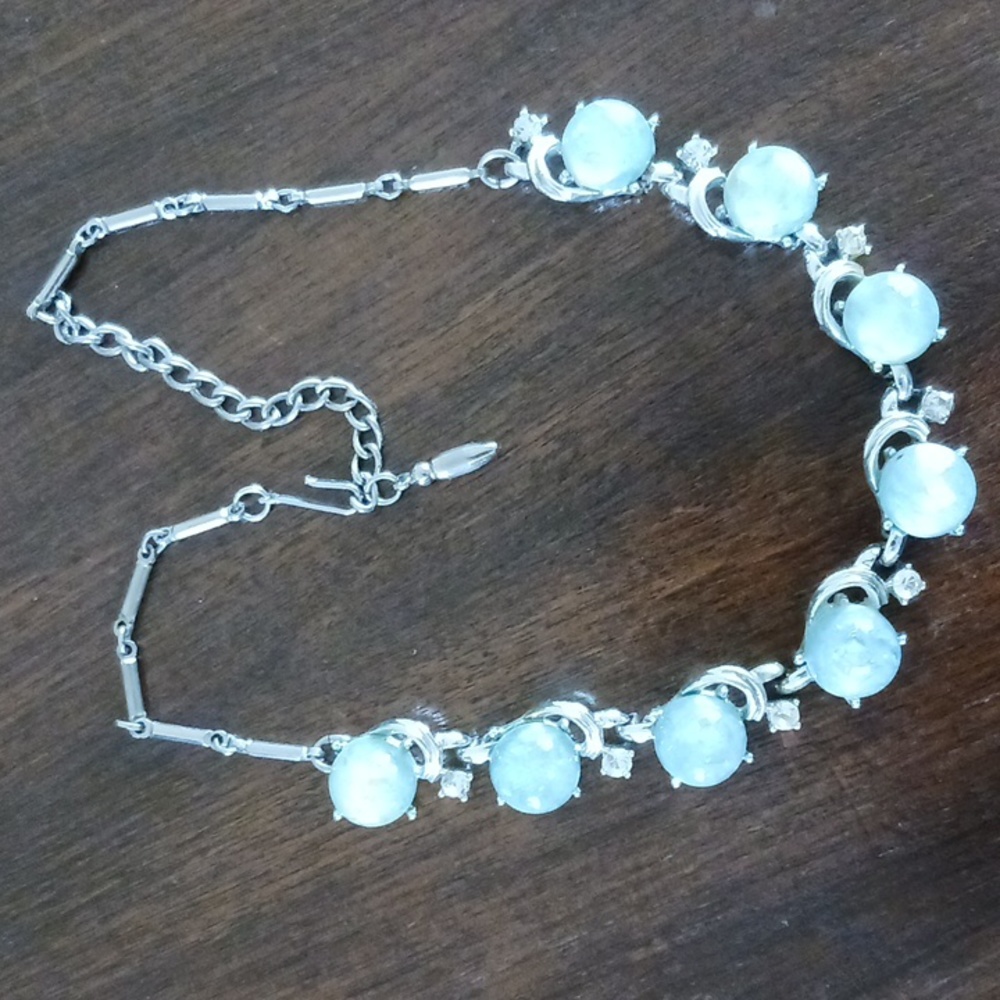 Vintage Coro Mint Green Confetti Lucite Rhinestone Necklace 16-17" silvertone